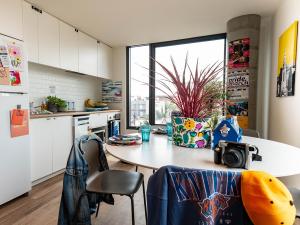 Scape Waymouth: Shared apartment