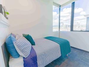 Yugo Adelaide City: Large Bedroom - Yugo 4 bedroom share apartment