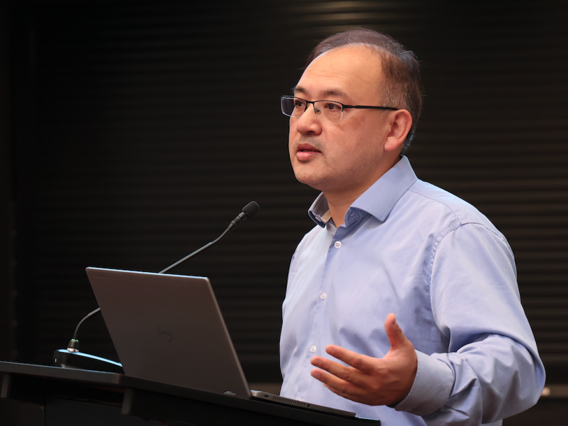 Jun Zhou