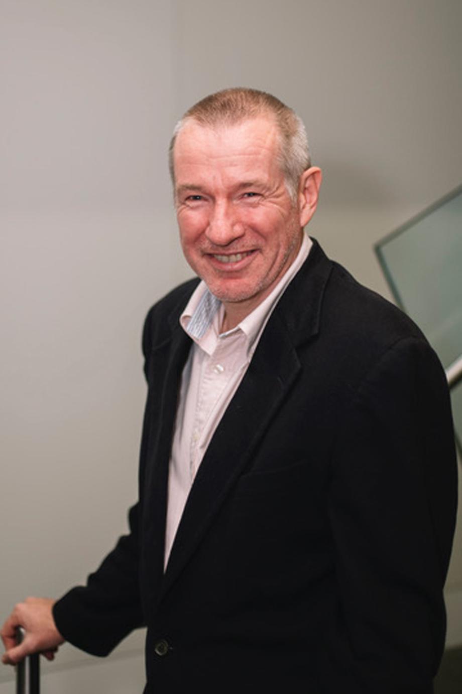 Dr Tony Weir