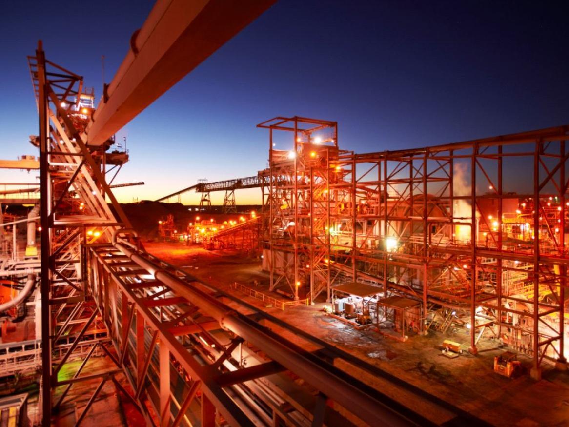 Superior processing of copper-uranium ores