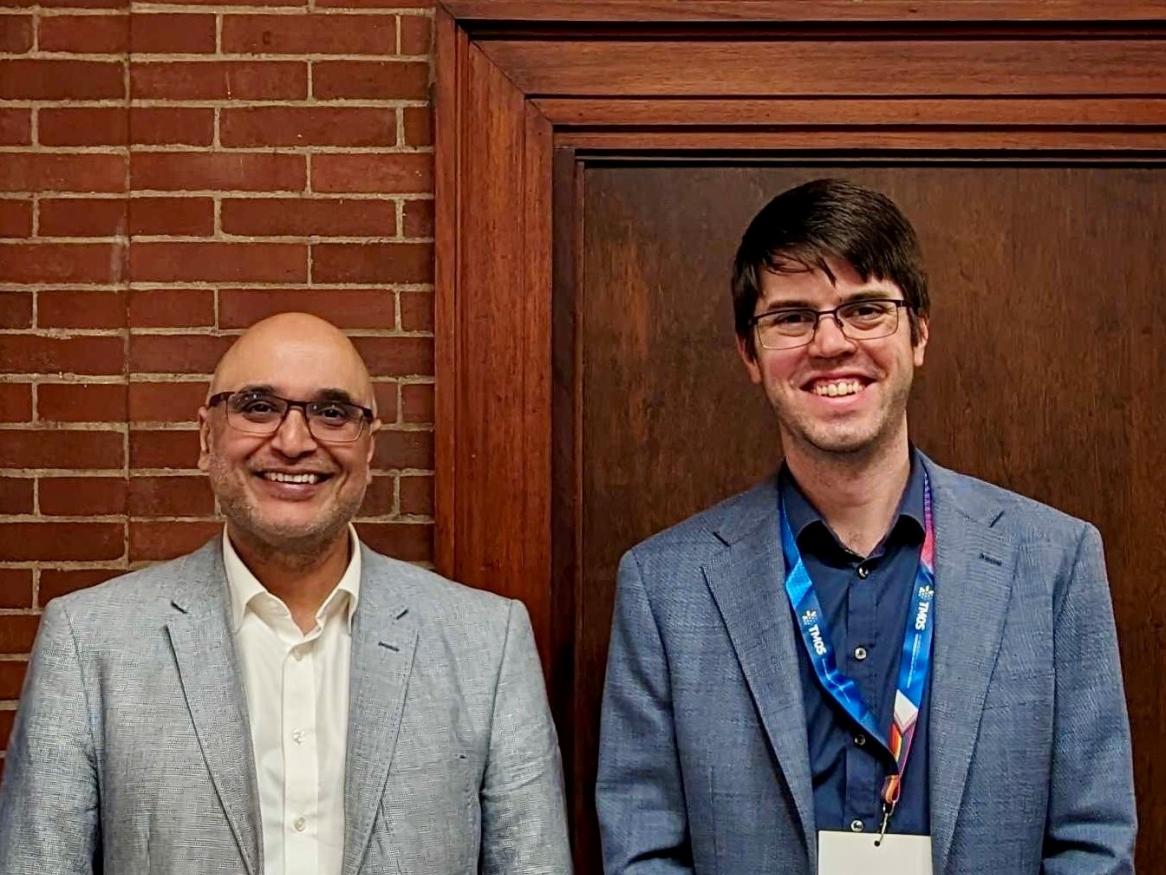 Chris Perrella receives ANZOS Mid-Career Prize.