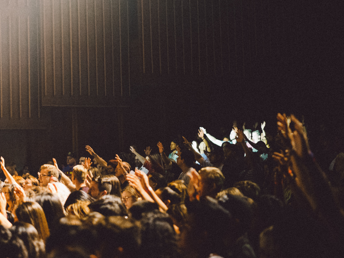 full lecture theatre image