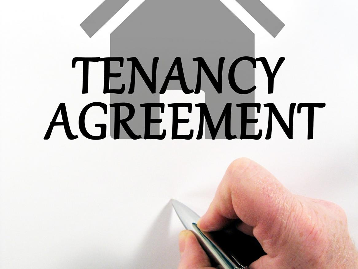 Signing a tenancy agreement