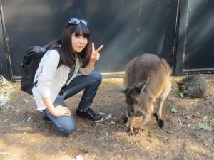 ELC students and a kangaroo