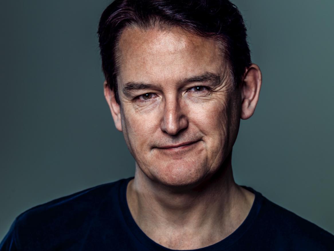 Jon Dee head and should image