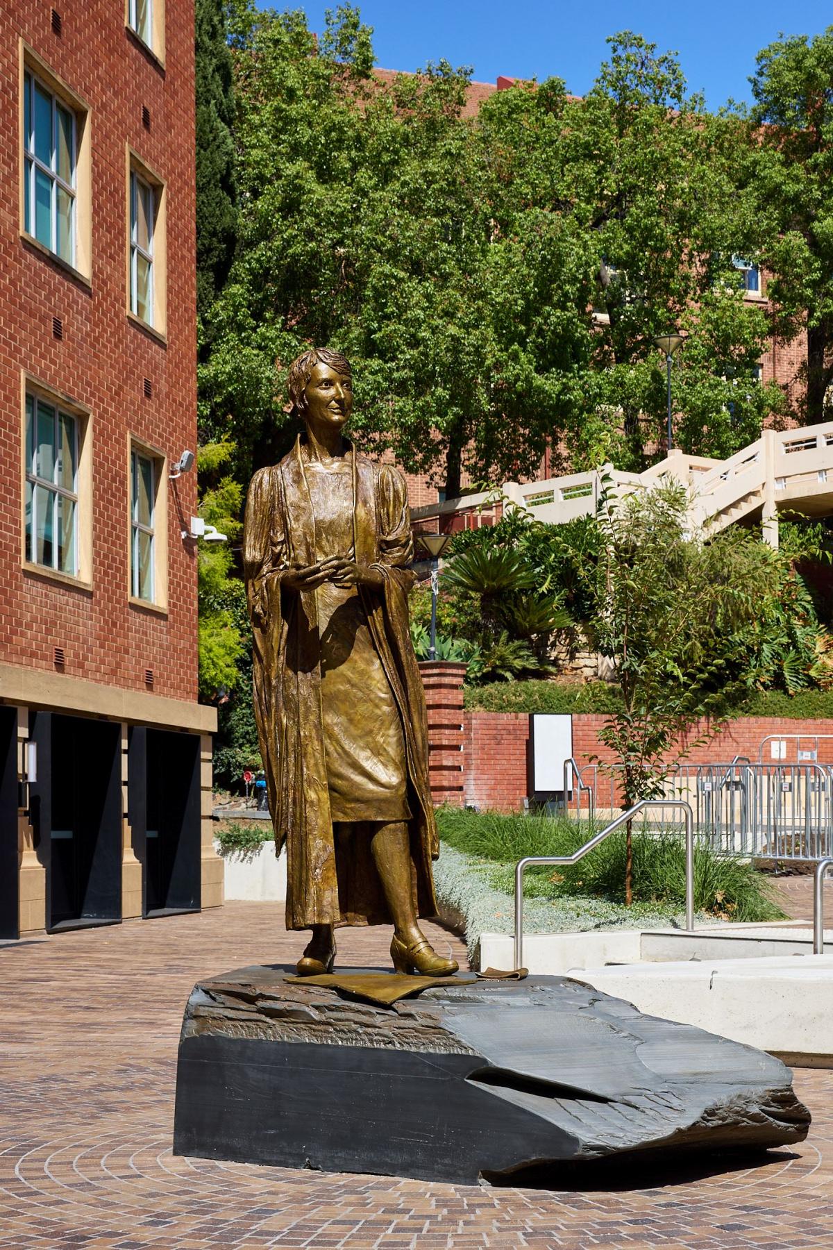 Statue of Professor Emerita Fay Gale AO