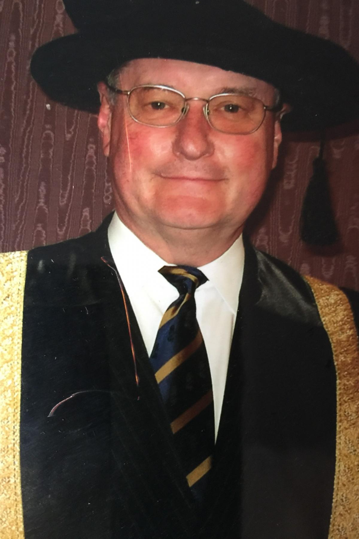 Dr Michael Llewellyn-Smith