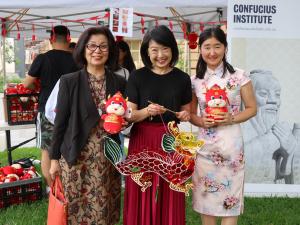 Professor Jacqueline Lo (PVCI) with Dr Ning Zhang and student of the Confucius Institute