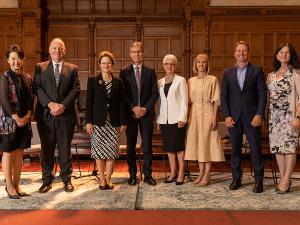 Group photo - Chancellor, Governor, DVC's & panel