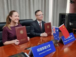 Agreement signing at Shanghai Jiao Tong University