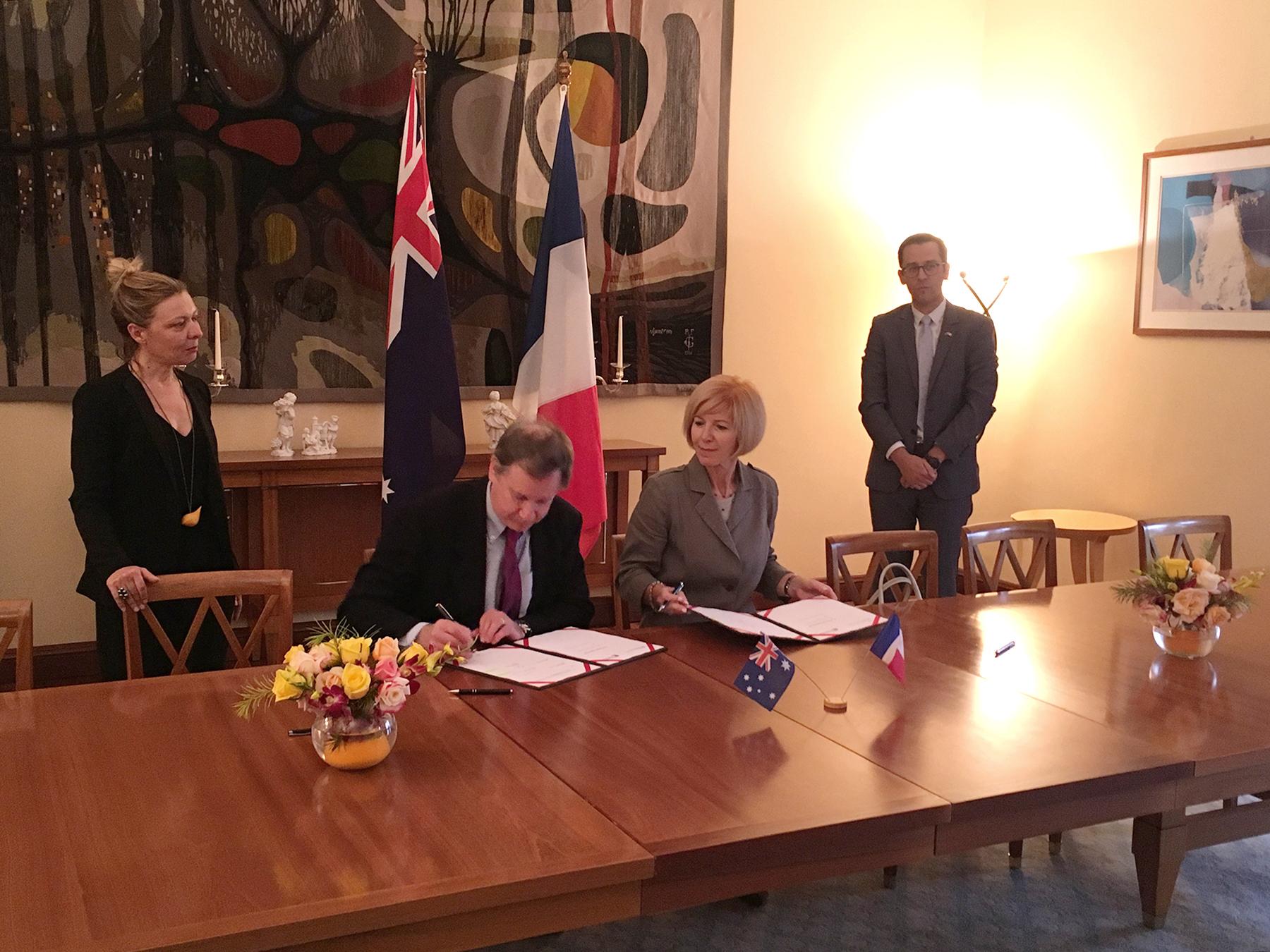 DVCA Pascale Quester signs a double degree agreement with Ecole Centrale de Lyon