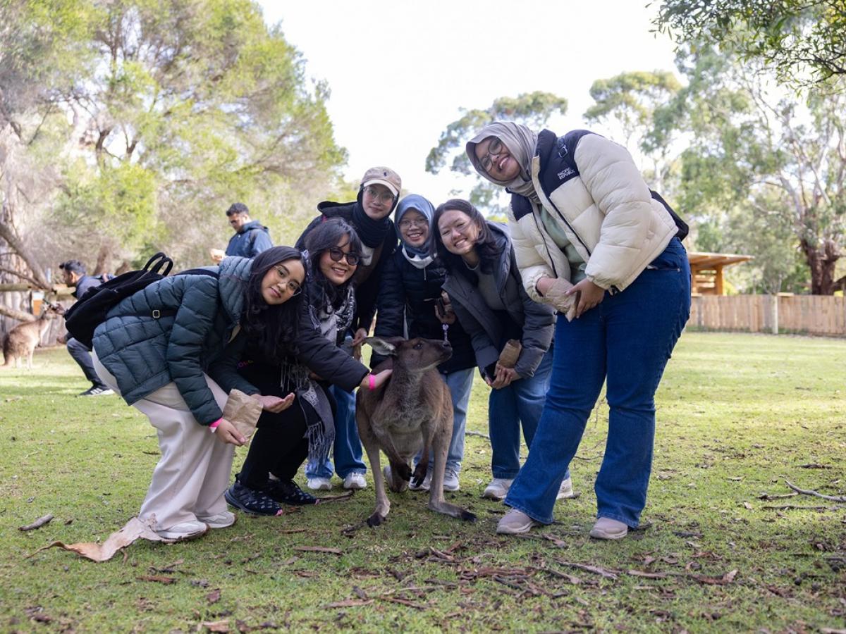 IISMA students at Urimbirra Wildlife Park