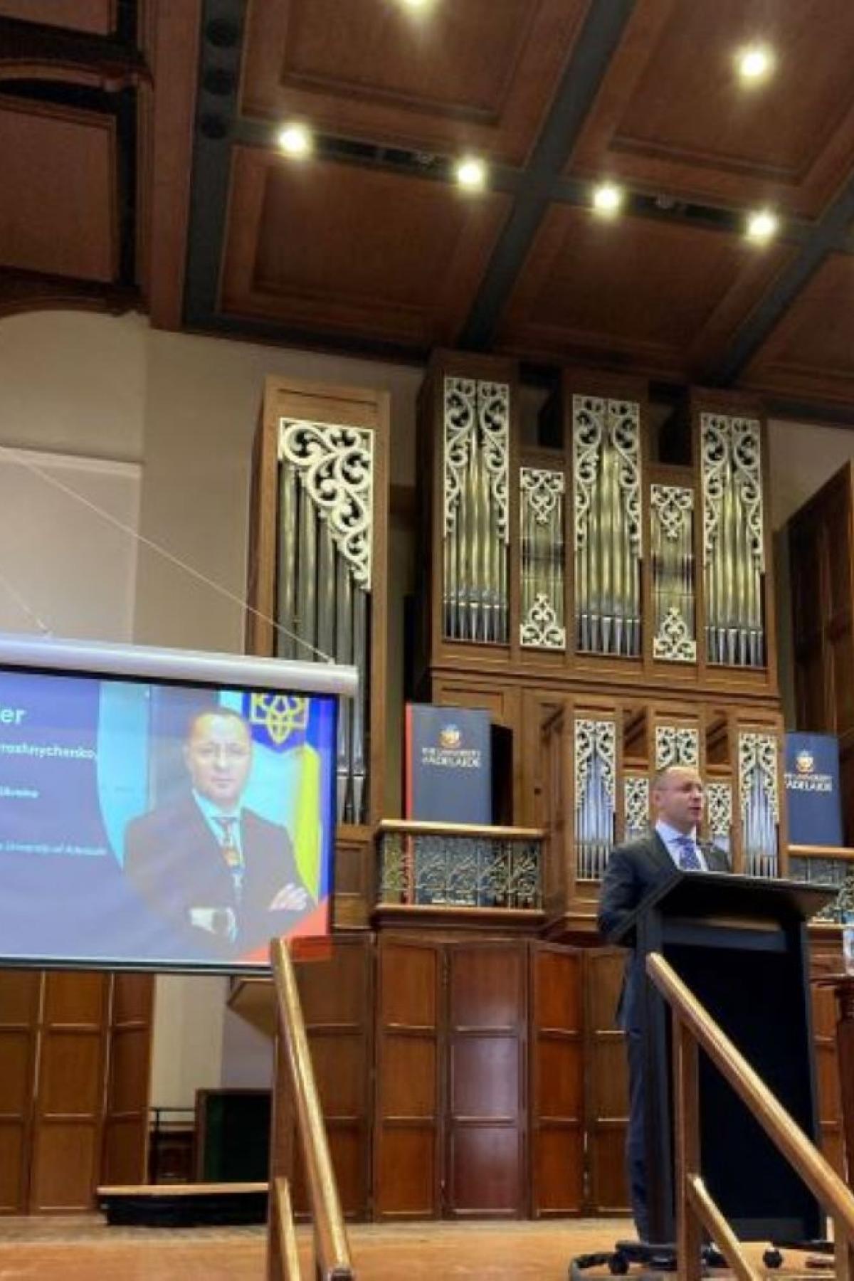 Image MTL Ukraine Ambassador on stage