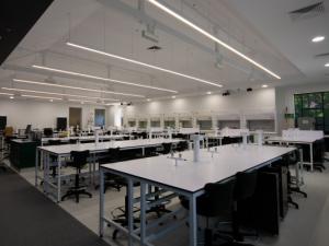 Photo of a Johnson lab with lots of benches.