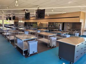 Benches and screens in the Food Innovation Laboratory