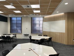 Engineering North 132 southern side with blinds and whiteboard