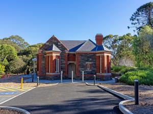 The Gatehouse via Claremont Avenue