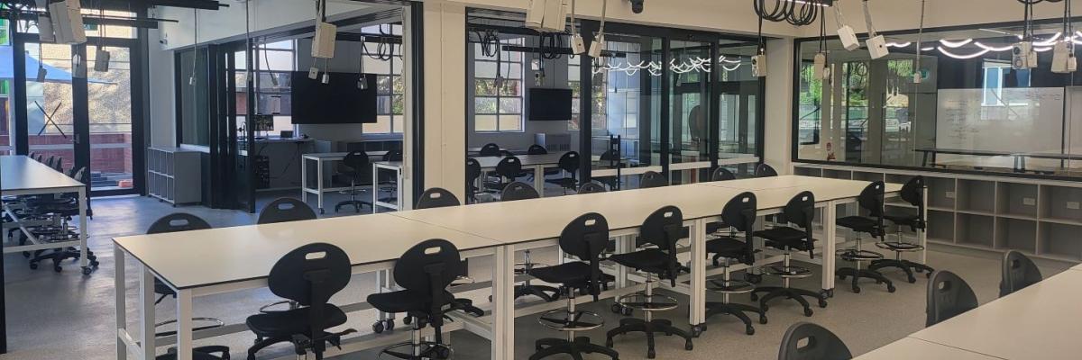 Engineering South teaching lab with exposed ceiling and moveable furniture