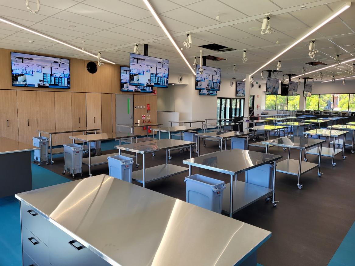 Sinks, screens and equipment in the Food Innovation Laboratory