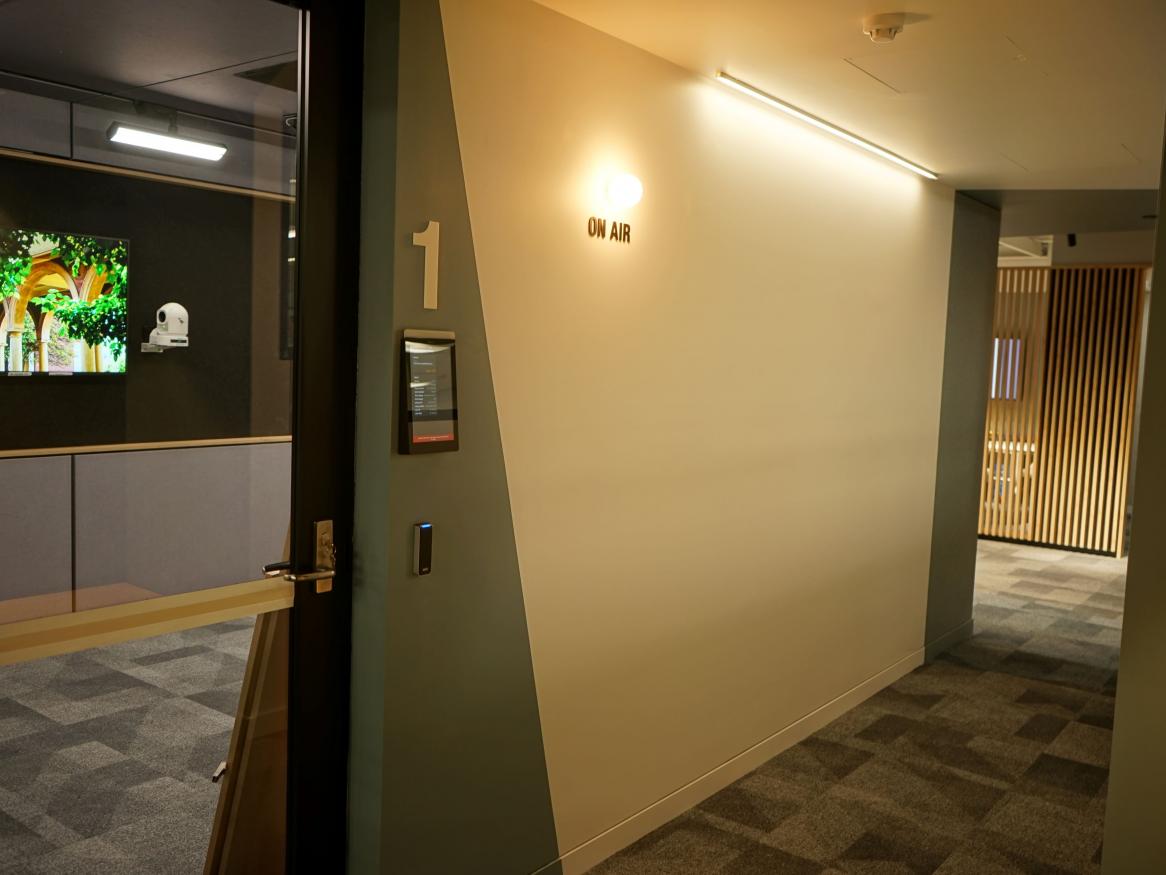 Digital Presentation Suite corridor