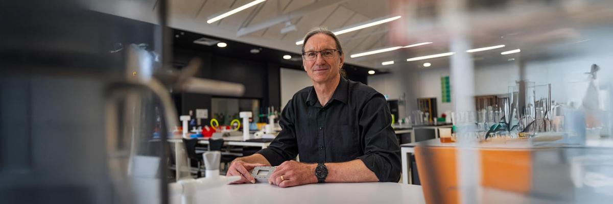 Prof Greg Metha