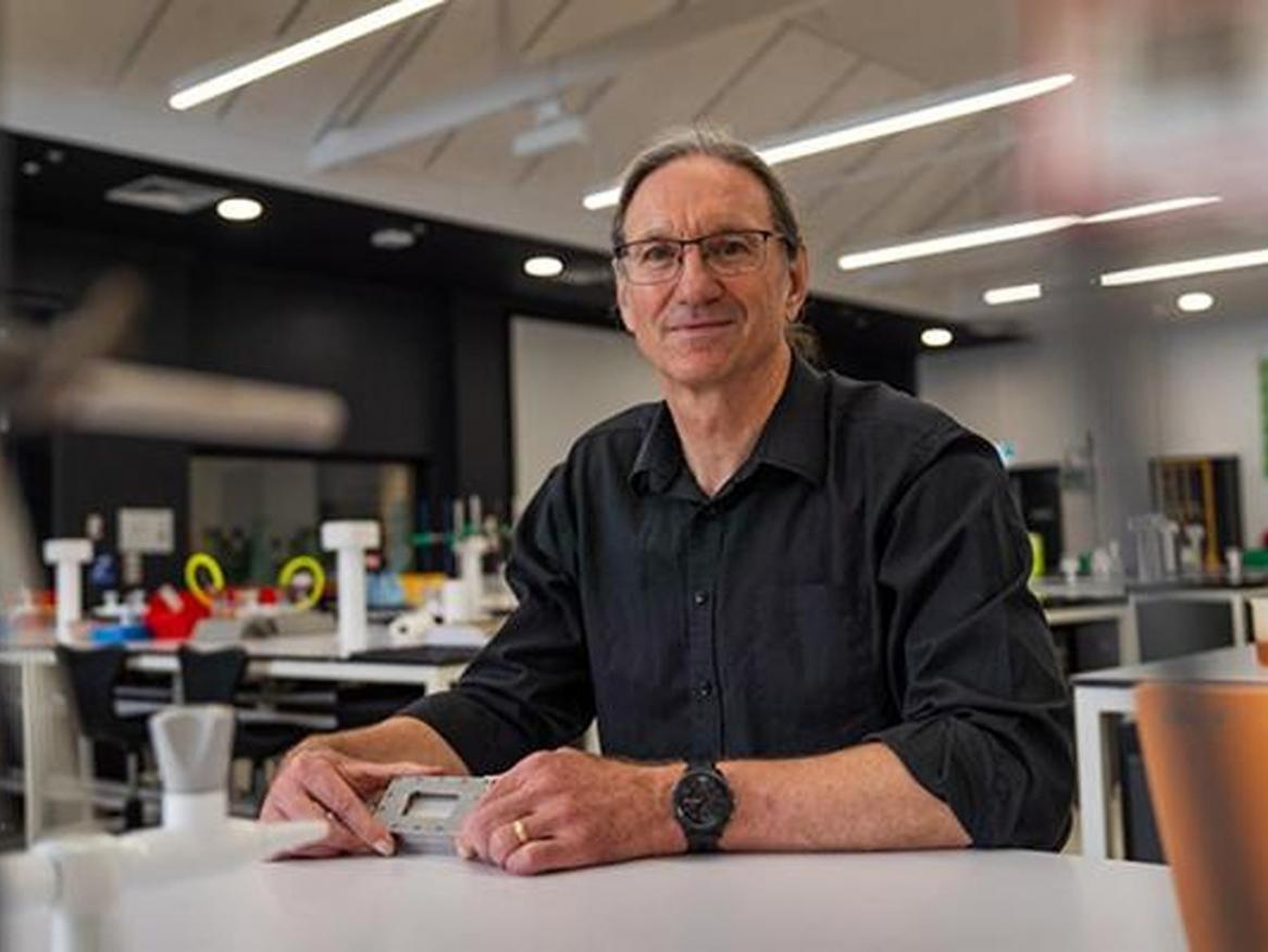 Prof Greg Metha
