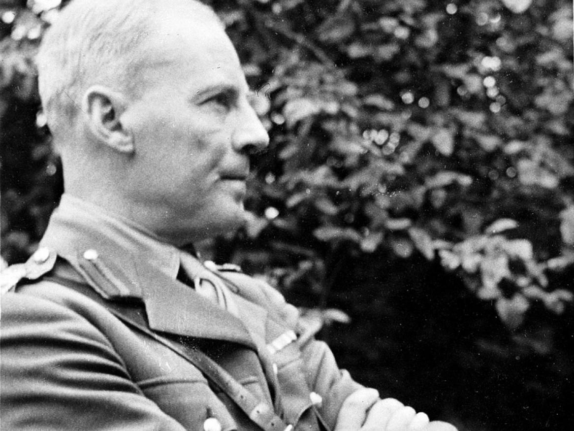 Sir H.W. Cairns, 1896-1952. Credit: Wellcome Collection. CC BY