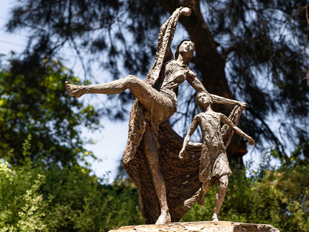 ‘Dancing into the Light’ sculpture