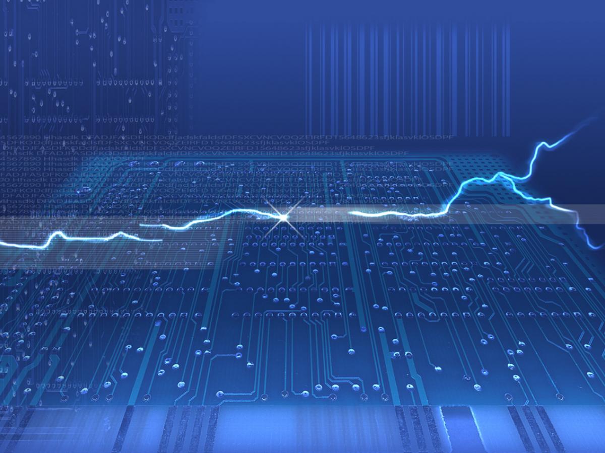 Computer Lightning credit Lucio Alfonsi