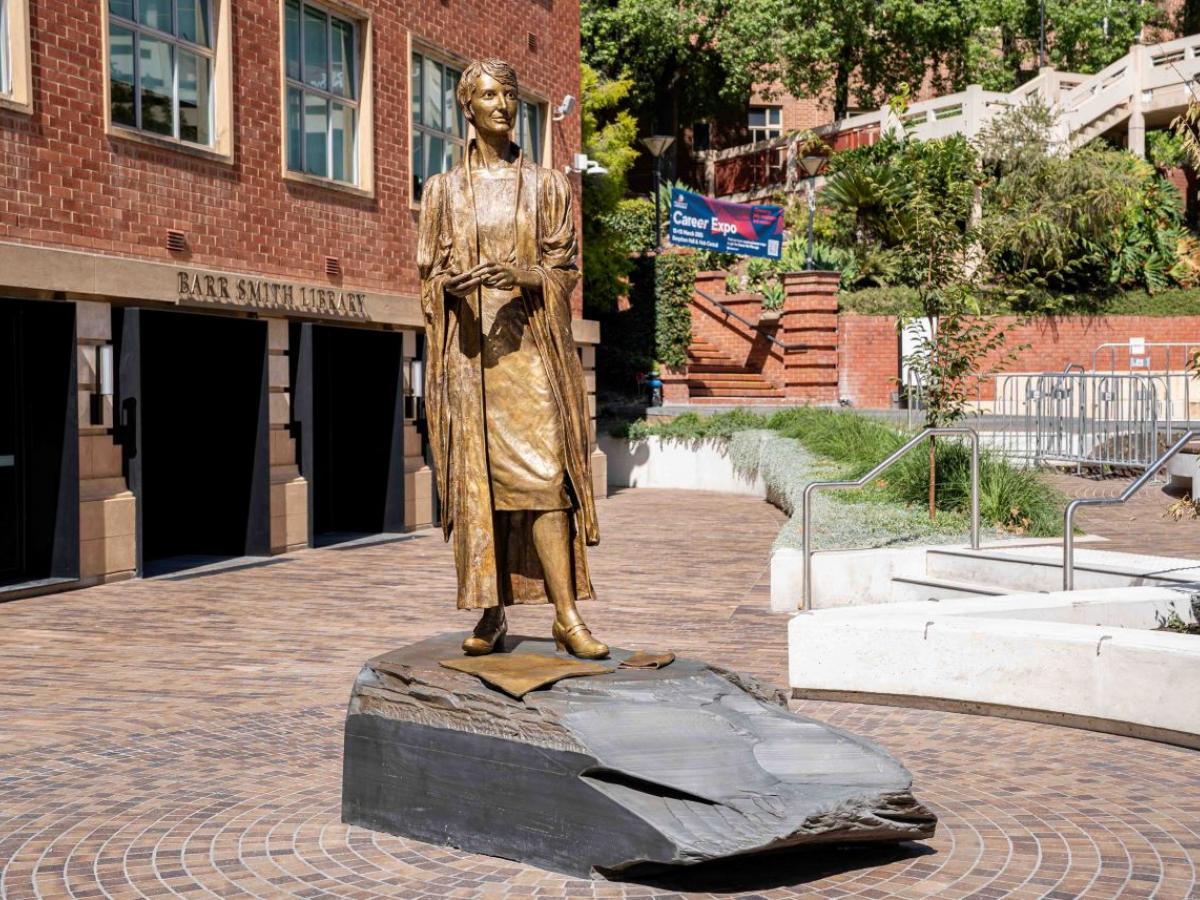 Professor Fay Gale’s statue honours women scholars 2