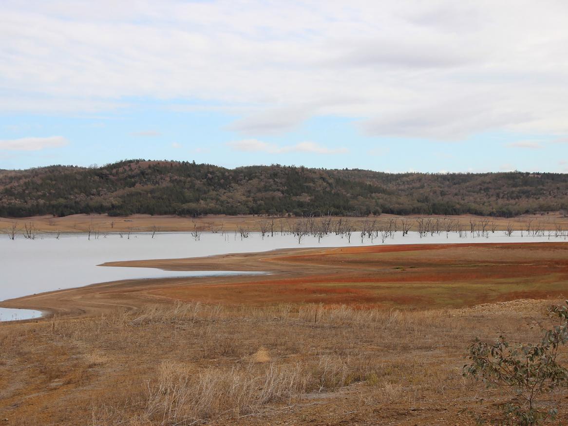 Image of drought impacted Lake Keepit in regional NSW