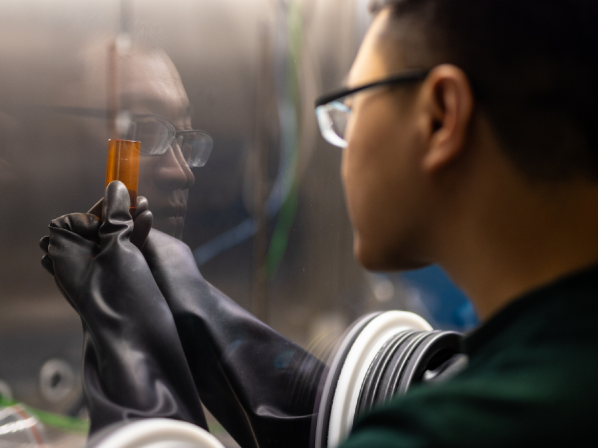 Image of glass manufacturing