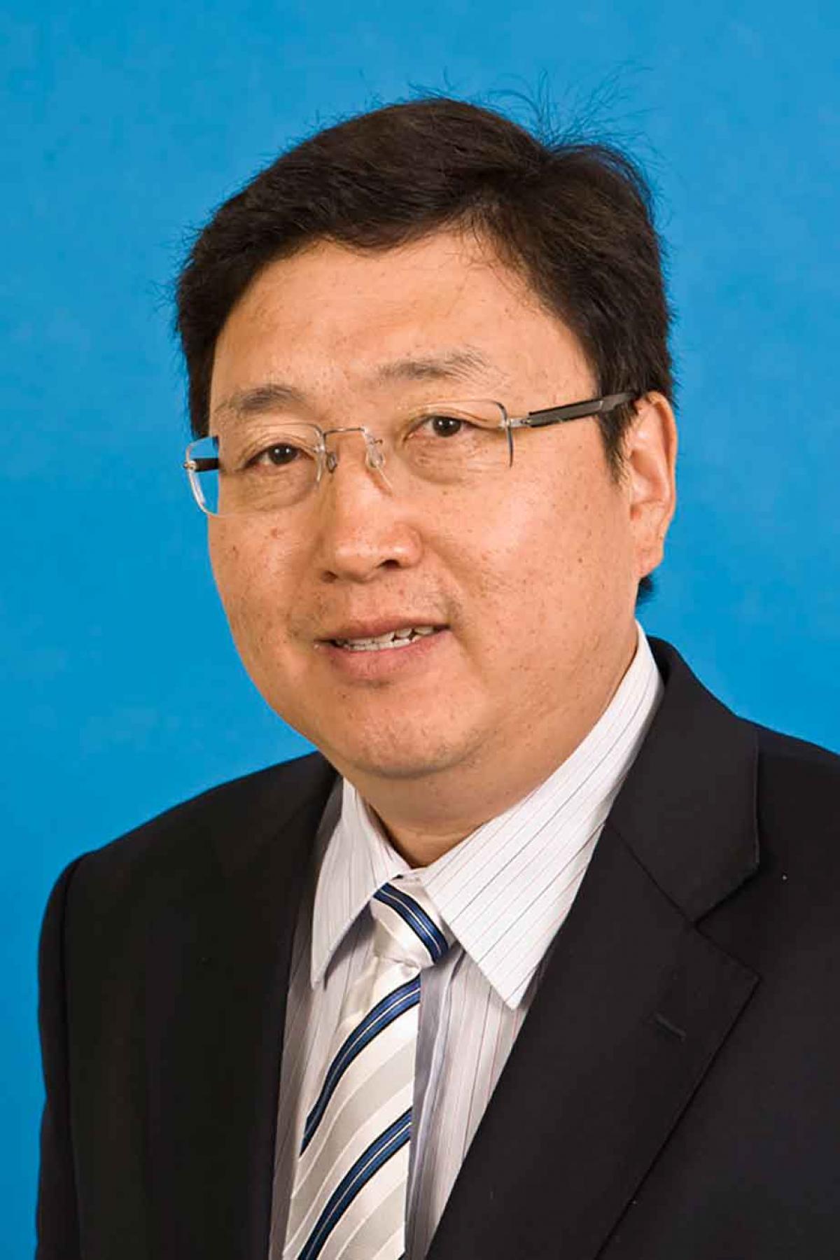 Prof Shizhang Qiao
