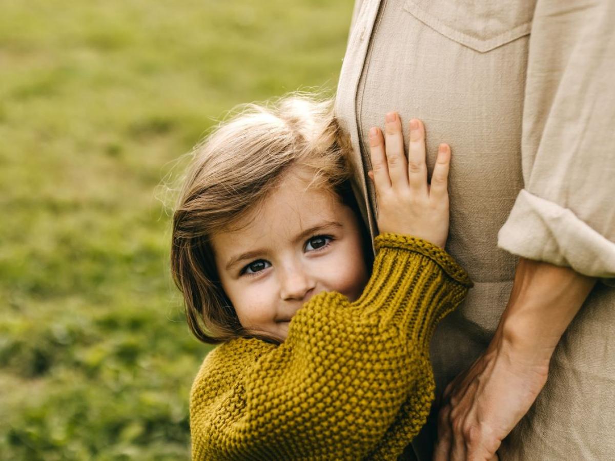 Toddler and pregnant mother
