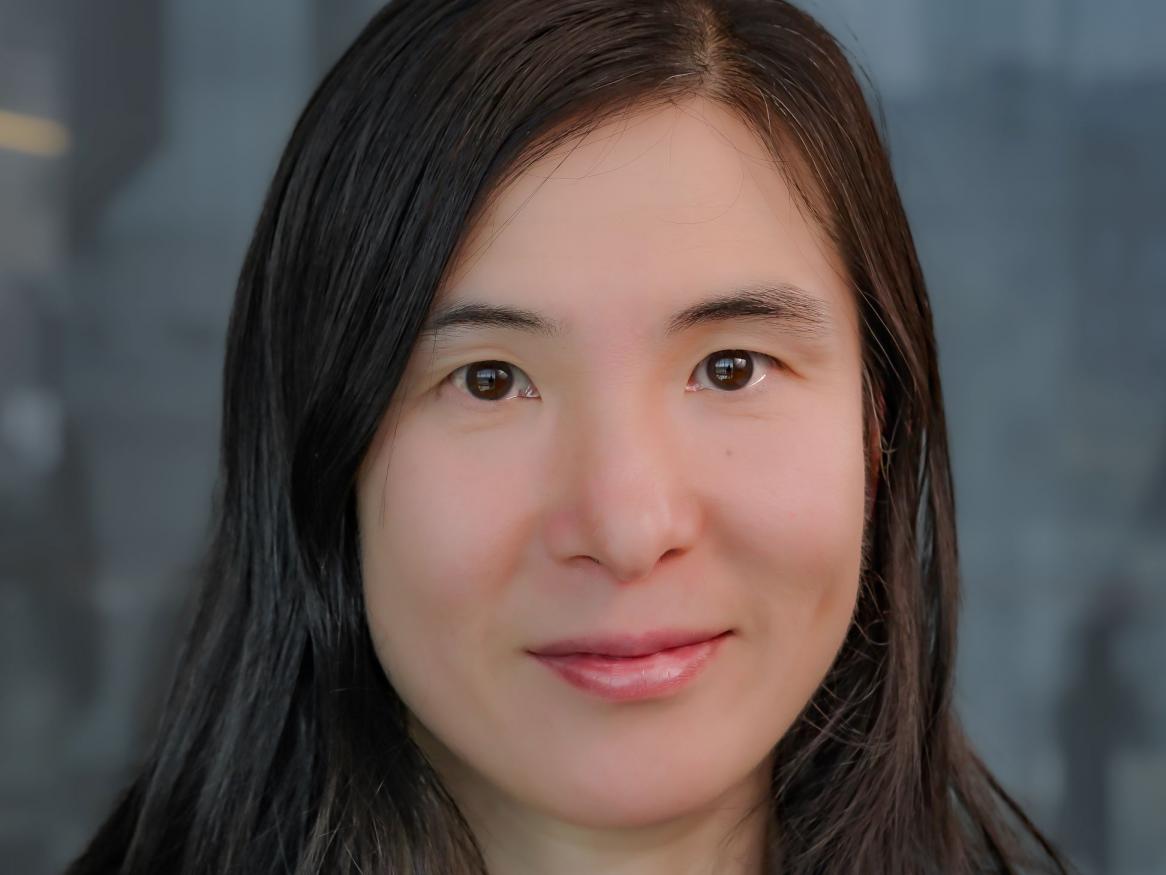 Dr Fiona Zhou