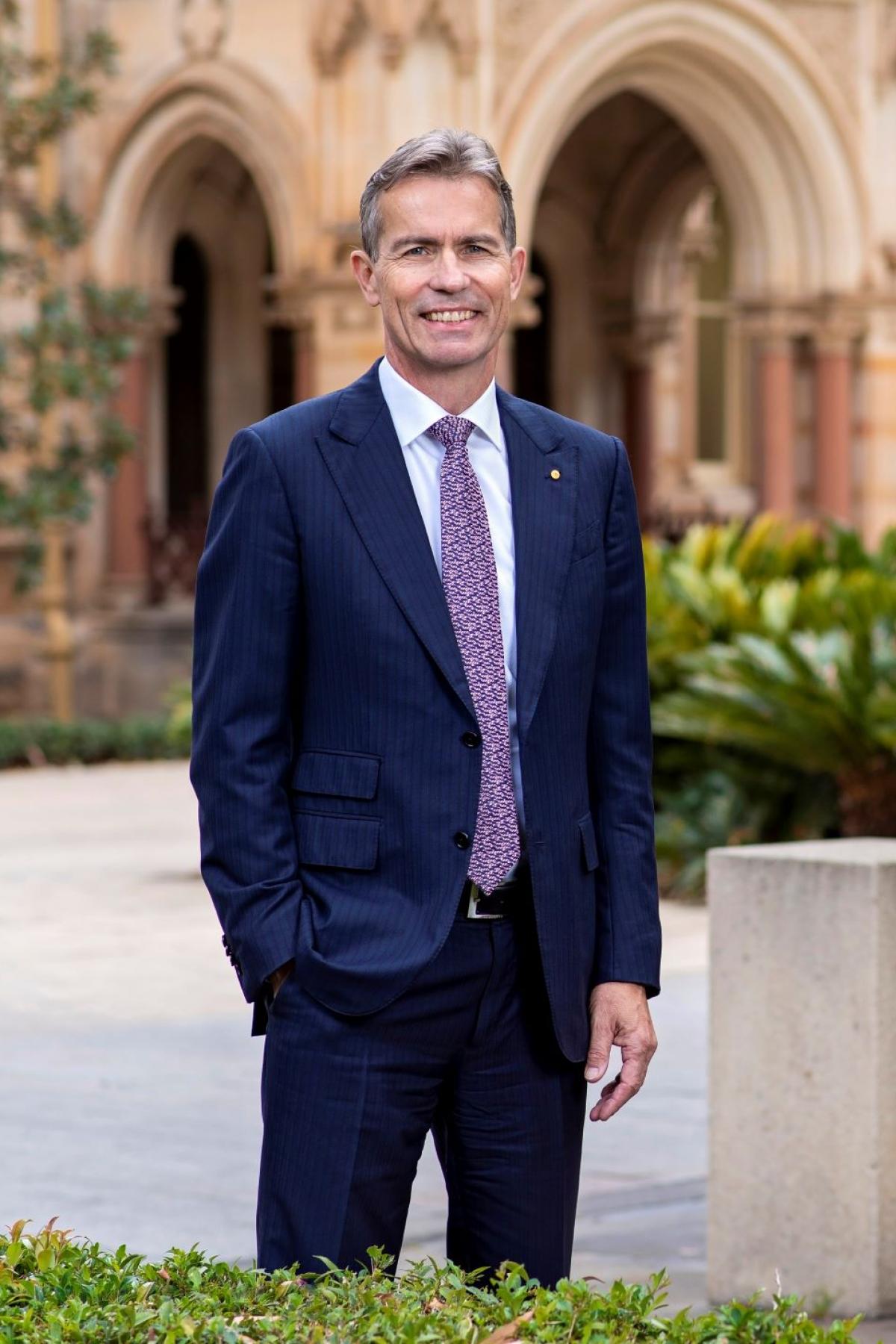 Professor Peter Hoj