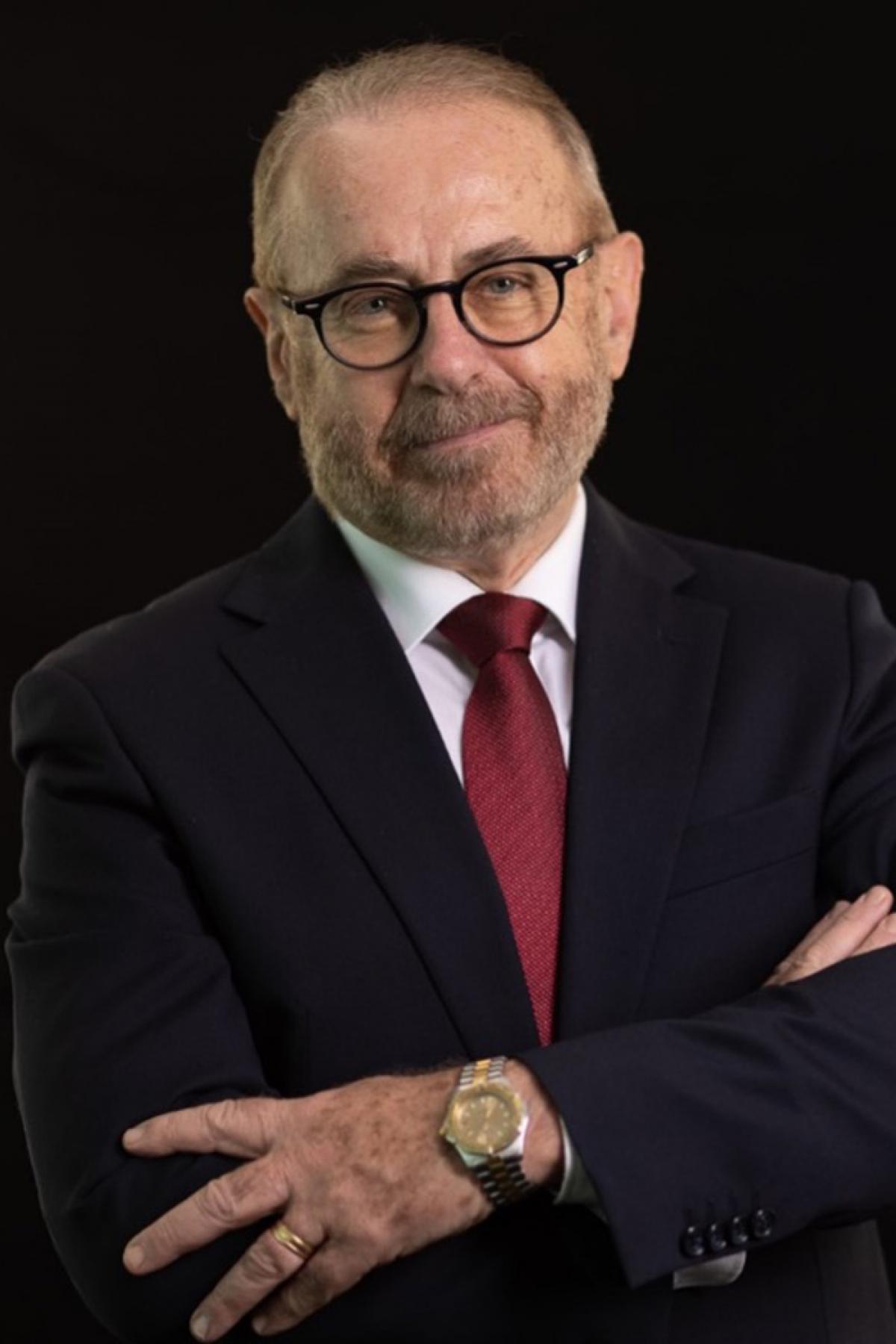 Professor Noel Lindsay