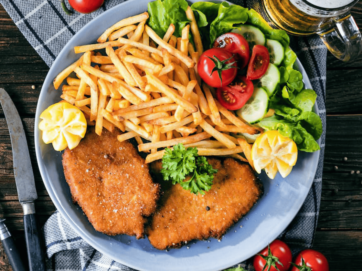 Schnitty for a Cause at UniBar