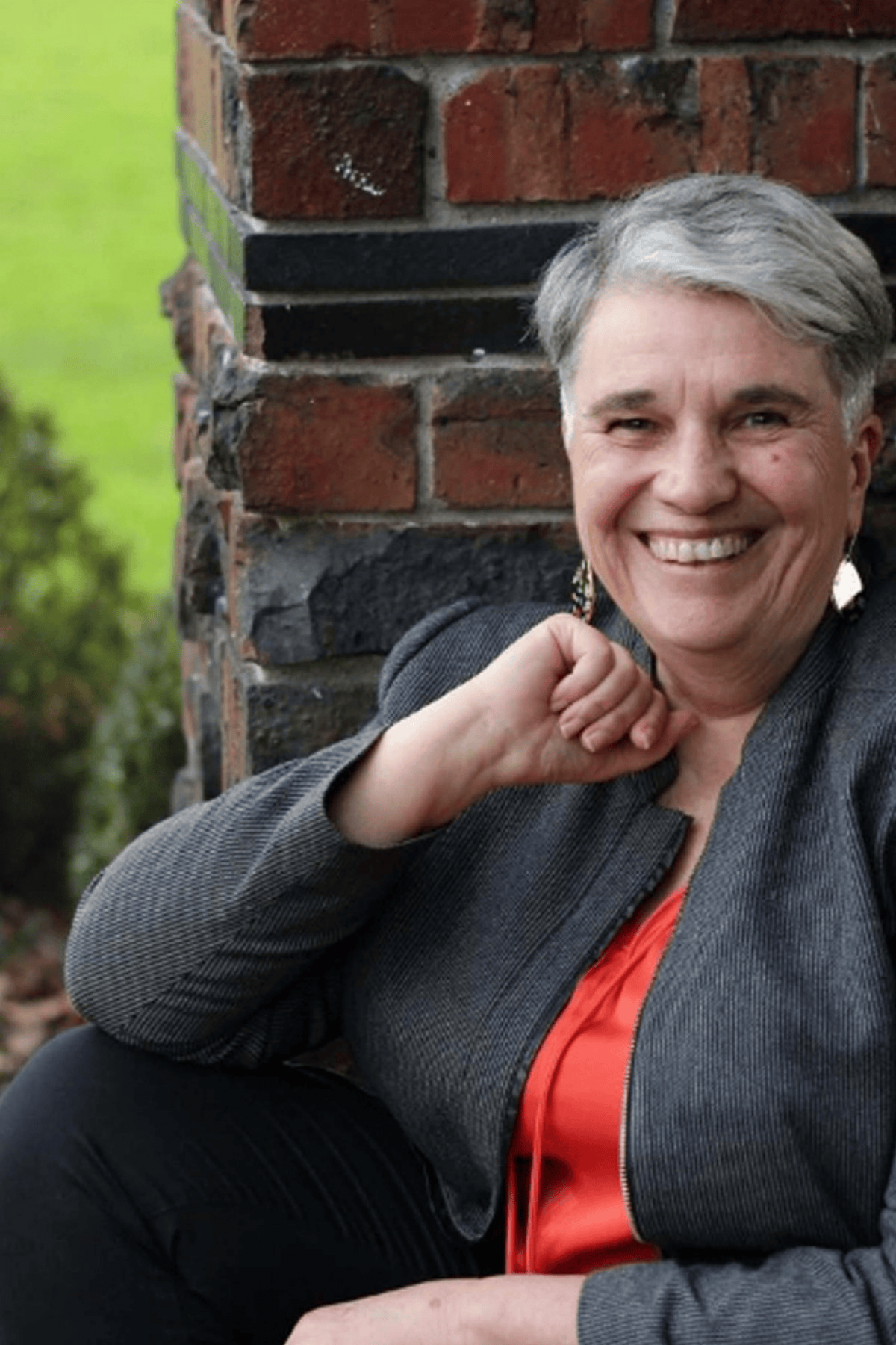 Dr Josie McLean
