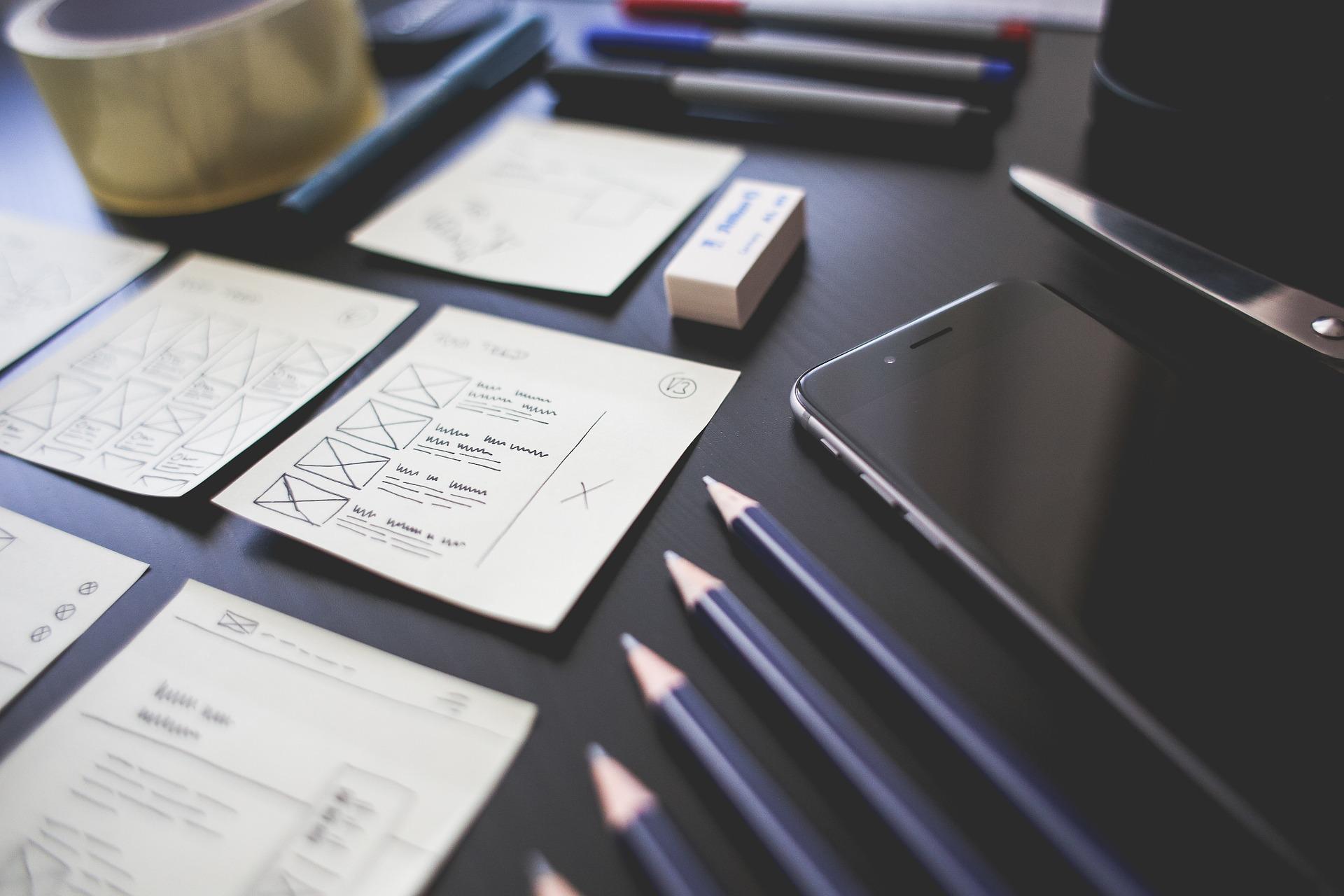 Pencils and Todolists on desk.