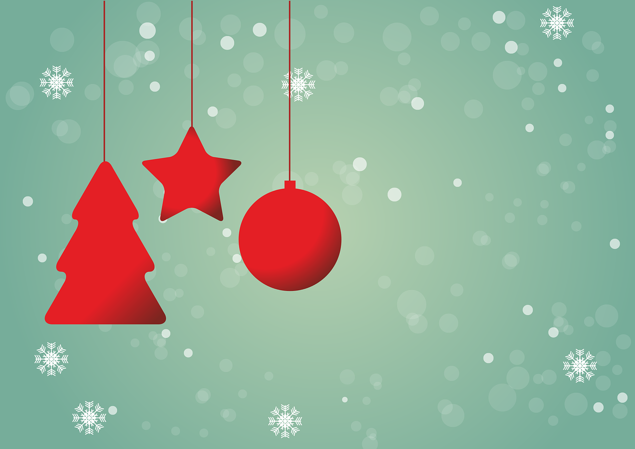 Red Christmas tree decorations