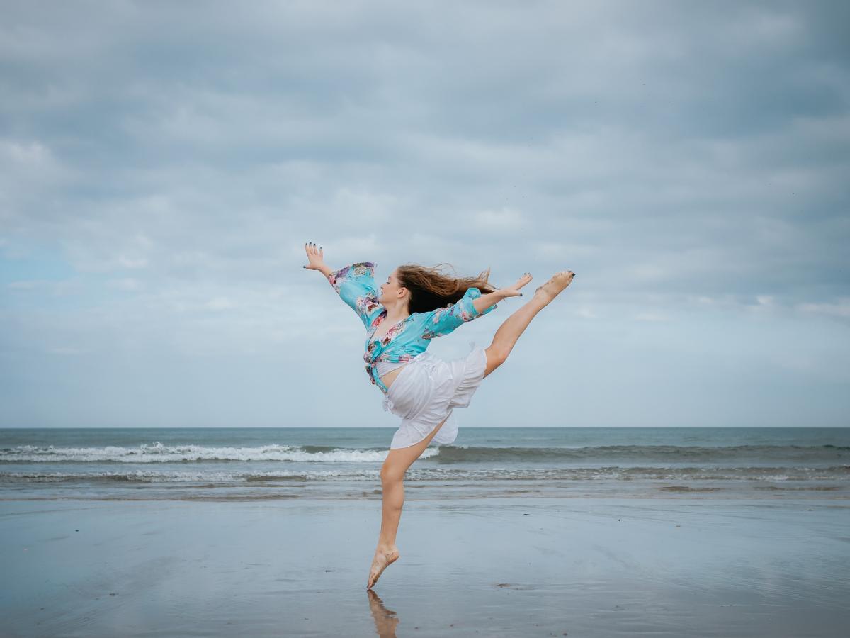 blogpic-pixabay-woman-dancing-beach