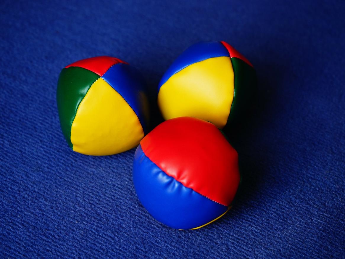 Juggling balls