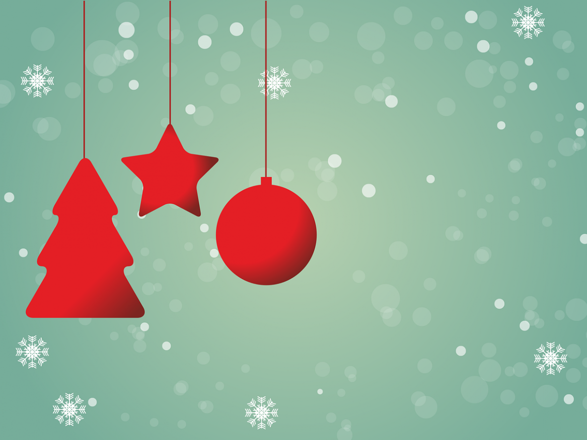 Red Christmas tree decorations