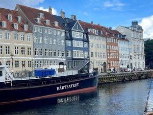 Nyhavn in Copenhagen, taken by Mia Romeo (2023)
