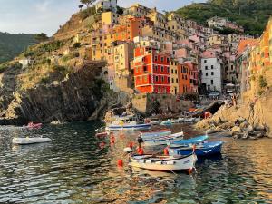 Sunset in one of the small towns in Cinque Terre, Italy, taken by Ujwala Nagpal (2024)