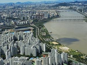 View from Lotte Tower in Seoul, taken by Shane Lee (2024)