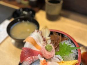 Seafood Rice Bowl from Niigata Prefecture, taken by Xizi Wang (2024)