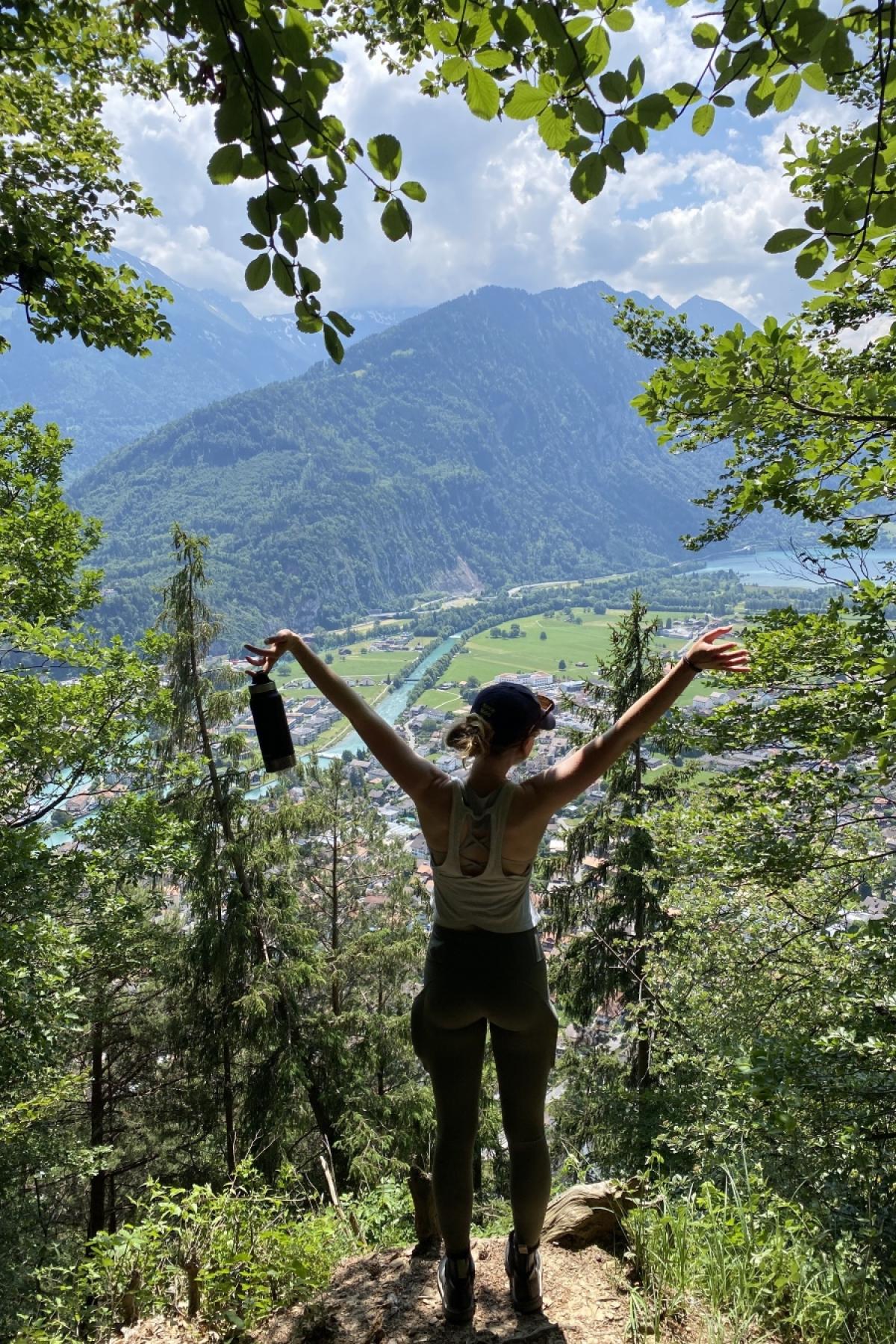 Annabel hiking in Switzerland (2022)